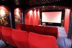 salle-cine2.jpg (35301 octets)